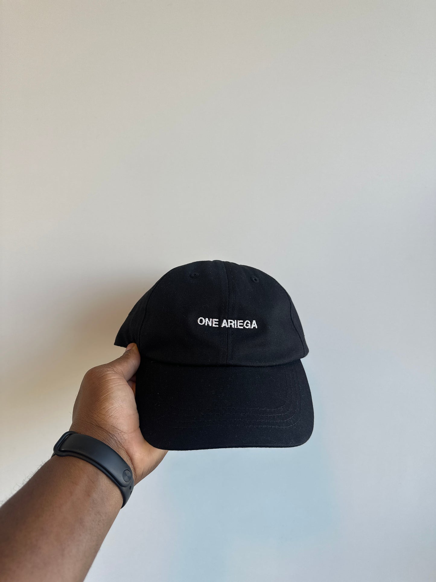 ONE ARIEGA  LOGO CAP